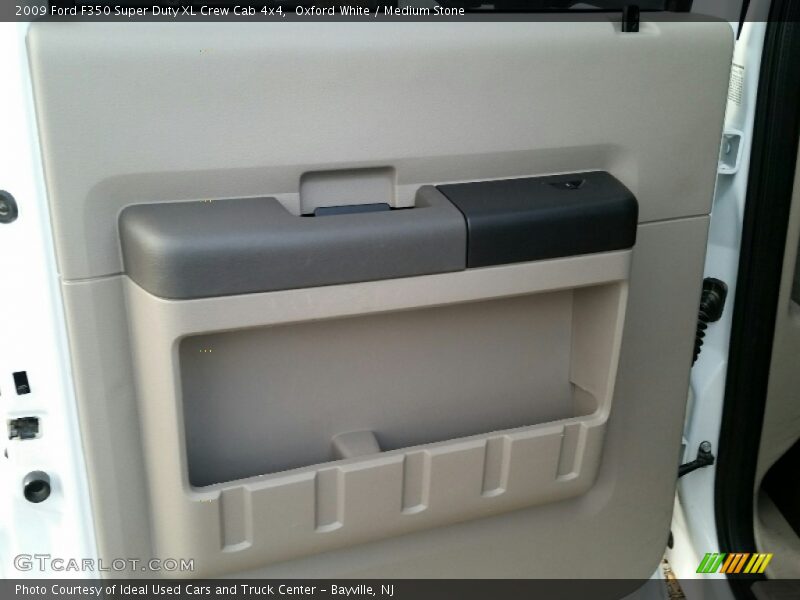 Oxford White / Medium Stone 2009 Ford F350 Super Duty XL Crew Cab 4x4