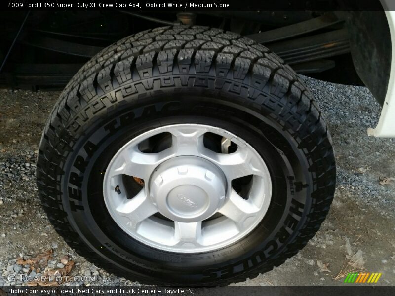 Oxford White / Medium Stone 2009 Ford F350 Super Duty XL Crew Cab 4x4