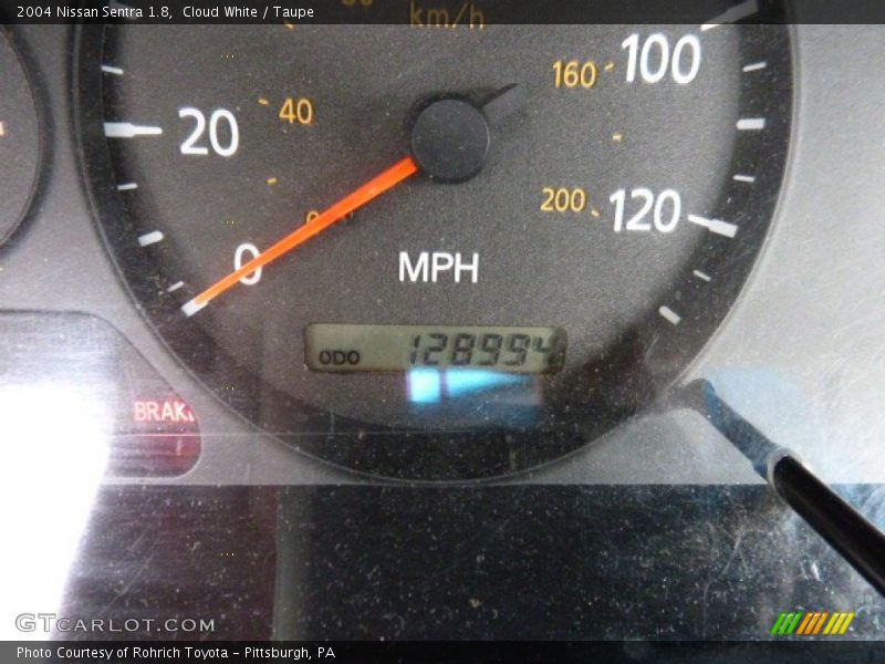 Cloud White / Taupe 2004 Nissan Sentra 1.8