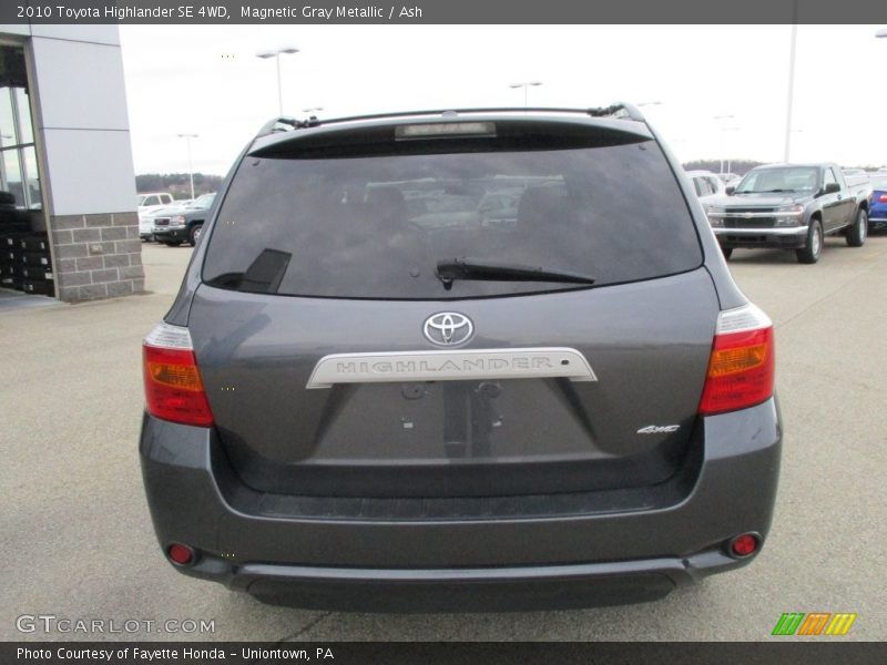 Magnetic Gray Metallic / Ash 2010 Toyota Highlander SE 4WD