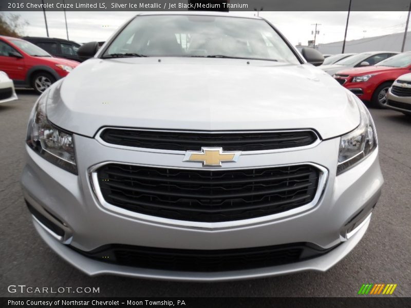 Silver Ice Metallic / Jet Black/Medium Titanium 2016 Chevrolet Cruze Limited LS