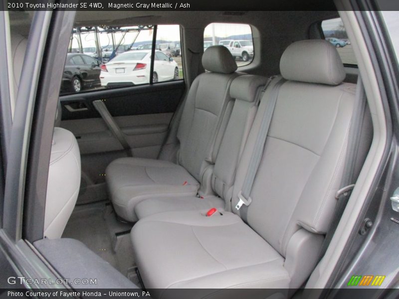 Magnetic Gray Metallic / Ash 2010 Toyota Highlander SE 4WD