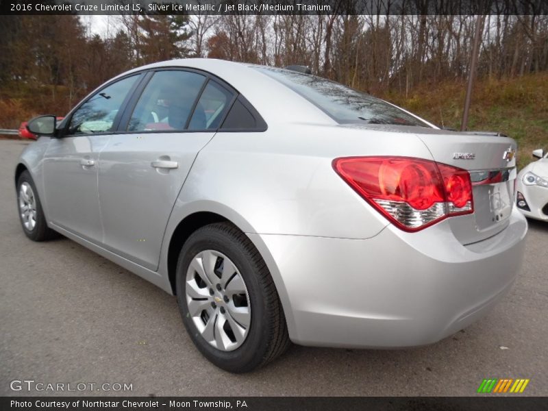 Silver Ice Metallic / Jet Black/Medium Titanium 2016 Chevrolet Cruze Limited LS