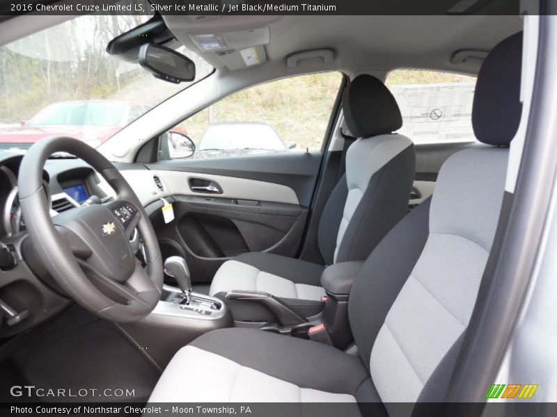Silver Ice Metallic / Jet Black/Medium Titanium 2016 Chevrolet Cruze Limited LS