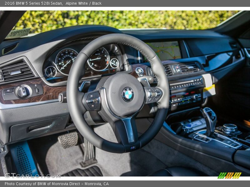 Alpine White / Black 2016 BMW 5 Series 528i Sedan