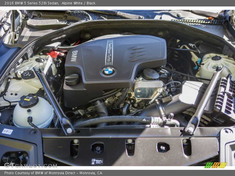 Alpine White / Black 2016 BMW 5 Series 528i Sedan