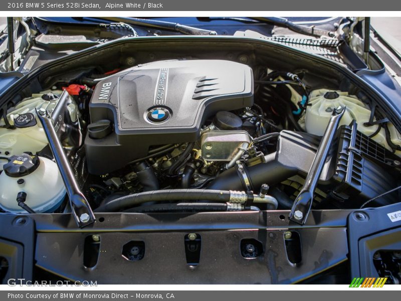 Alpine White / Black 2016 BMW 5 Series 528i Sedan