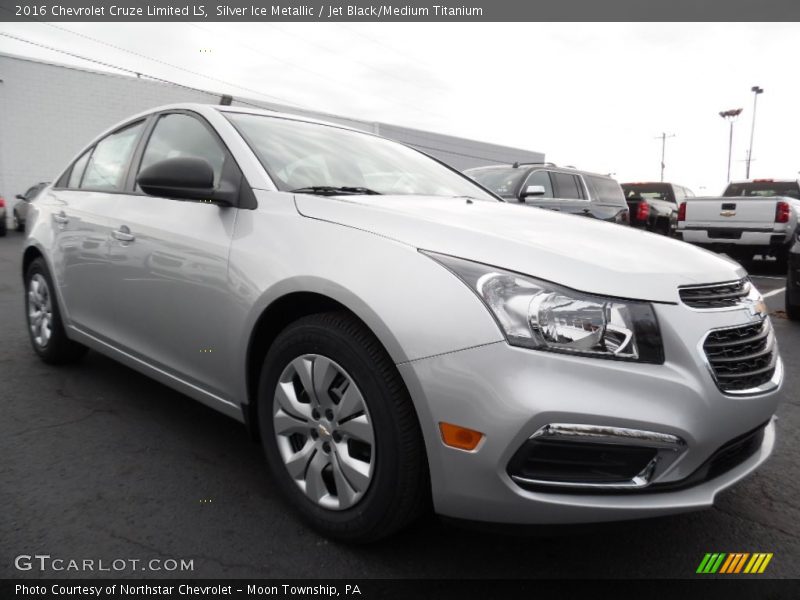 Silver Ice Metallic / Jet Black/Medium Titanium 2016 Chevrolet Cruze Limited LS