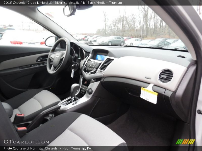 Silver Ice Metallic / Jet Black/Medium Titanium 2016 Chevrolet Cruze Limited LS