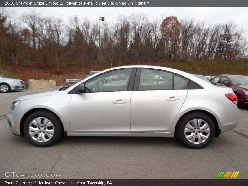 Silver Ice Metallic / Jet Black/Medium Titanium 2016 Chevrolet Cruze Limited LS