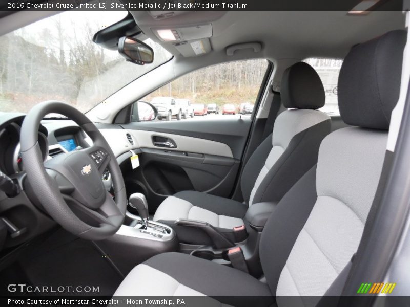 Silver Ice Metallic / Jet Black/Medium Titanium 2016 Chevrolet Cruze Limited LS