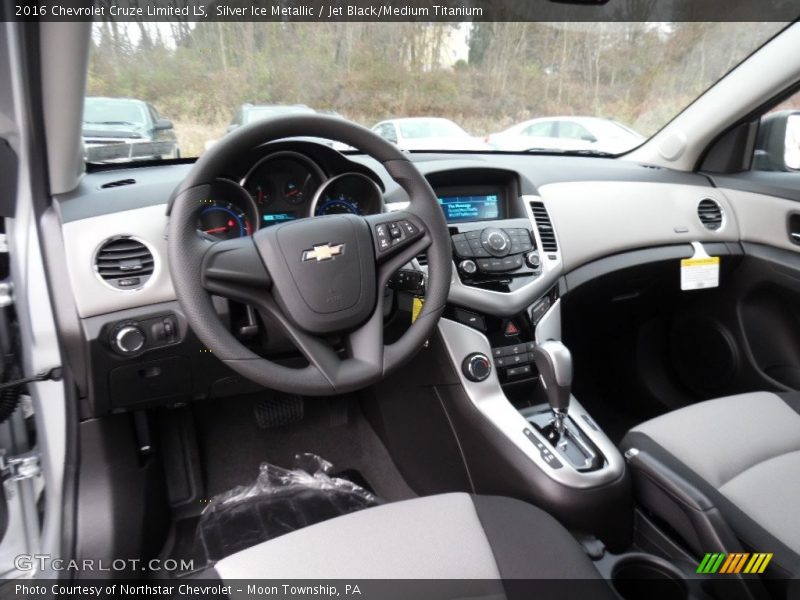 Silver Ice Metallic / Jet Black/Medium Titanium 2016 Chevrolet Cruze Limited LS