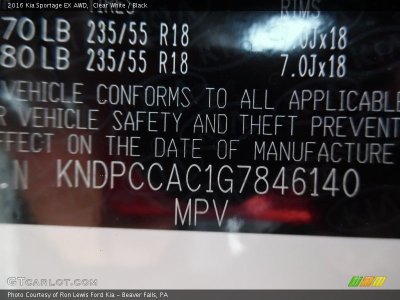 Clear White / Black 2016 Kia Sportage EX AWD