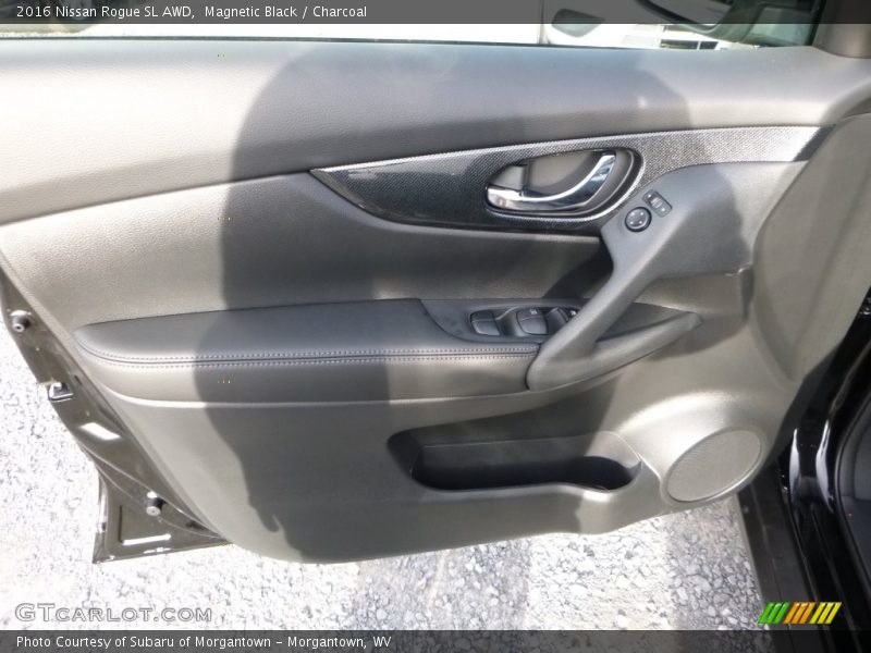Magnetic Black / Charcoal 2016 Nissan Rogue SL AWD