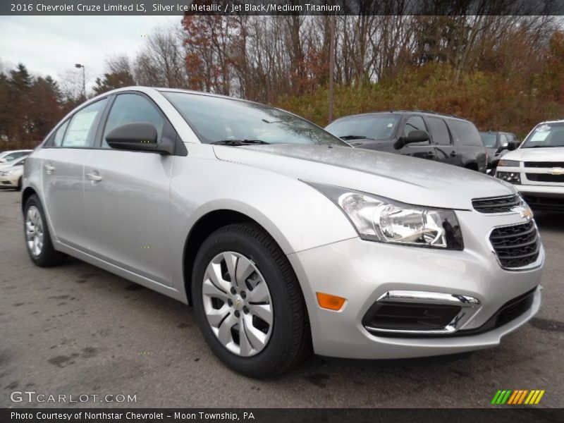 Silver Ice Metallic / Jet Black/Medium Titanium 2016 Chevrolet Cruze Limited LS