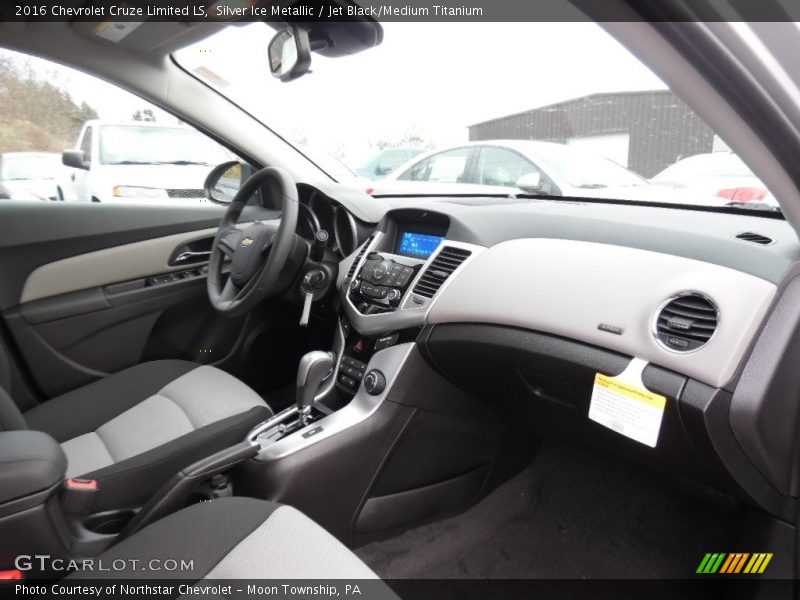 Silver Ice Metallic / Jet Black/Medium Titanium 2016 Chevrolet Cruze Limited LS