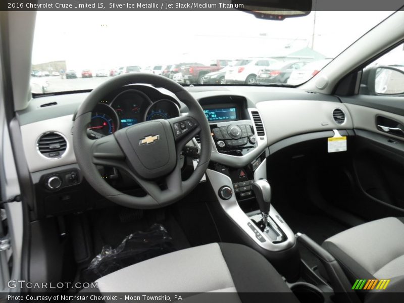Silver Ice Metallic / Jet Black/Medium Titanium 2016 Chevrolet Cruze Limited LS