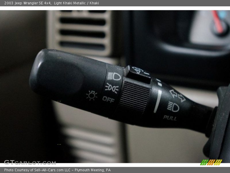 Controls of 2003 Wrangler SE 4x4