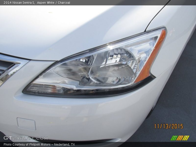 Aspen White / Charcoal 2014 Nissan Sentra S