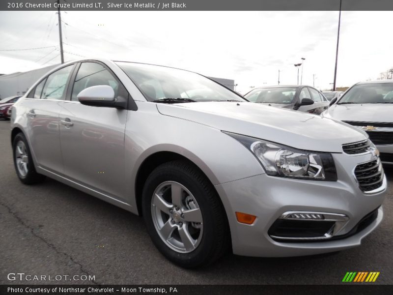 Silver Ice Metallic / Jet Black 2016 Chevrolet Cruze Limited LT