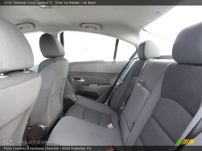 Silver Ice Metallic / Jet Black 2016 Chevrolet Cruze Limited LT