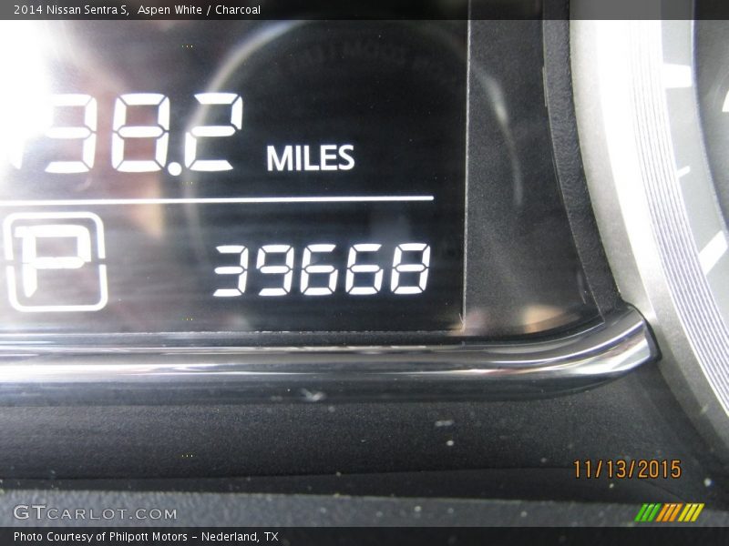 Aspen White / Charcoal 2014 Nissan Sentra S