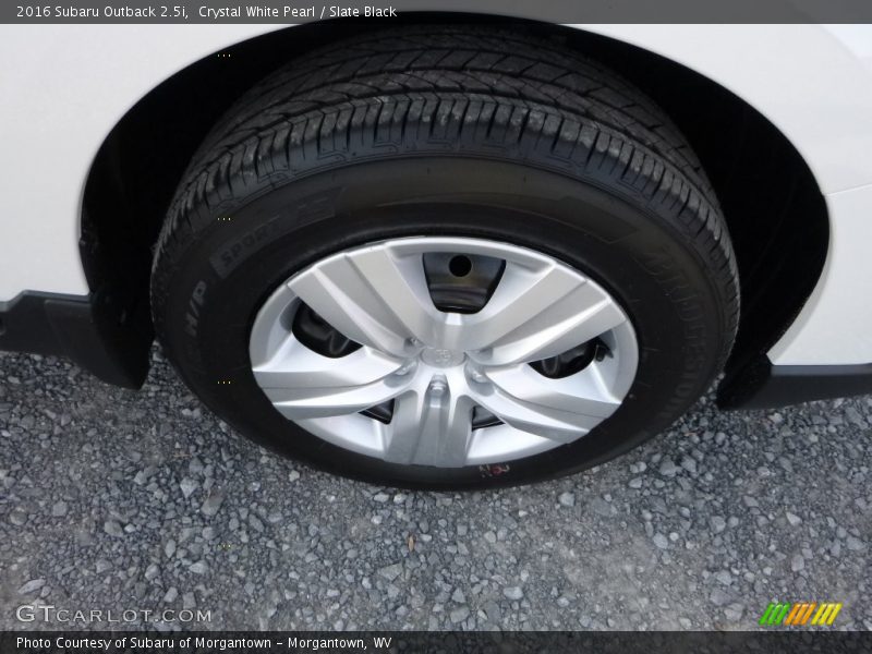 Crystal White Pearl / Slate Black 2016 Subaru Outback 2.5i