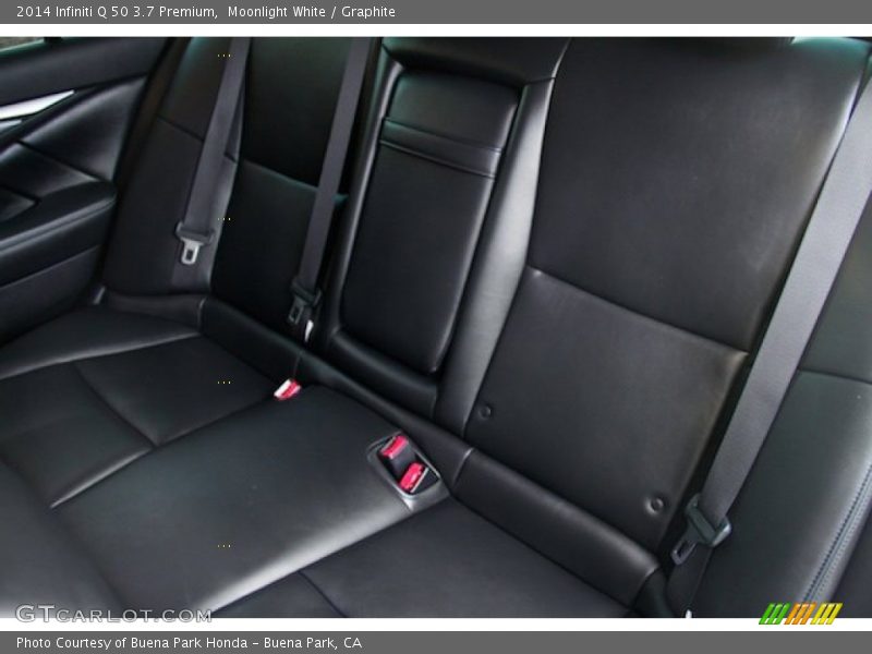 Moonlight White / Graphite 2014 Infiniti Q 50 3.7 Premium