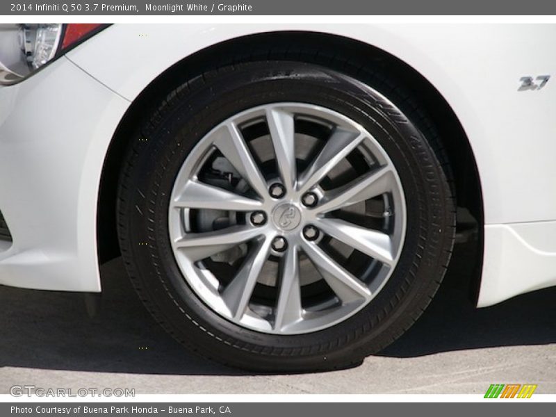 Moonlight White / Graphite 2014 Infiniti Q 50 3.7 Premium