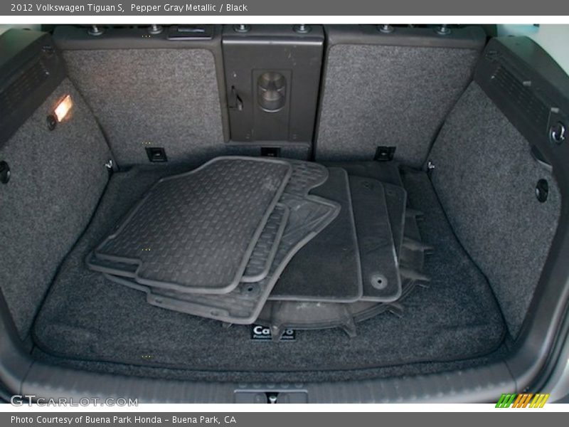 Pepper Gray Metallic / Black 2012 Volkswagen Tiguan S