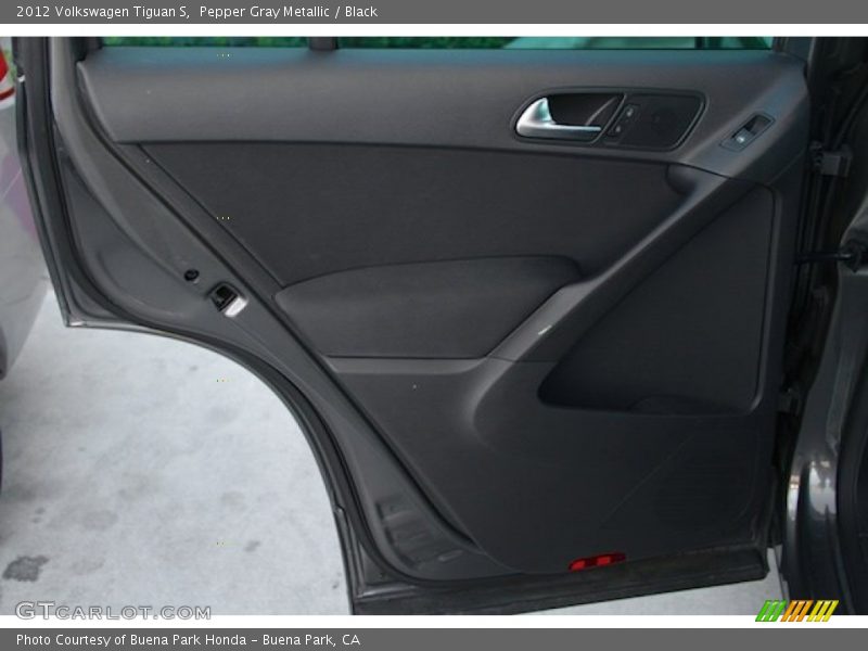 Pepper Gray Metallic / Black 2012 Volkswagen Tiguan S