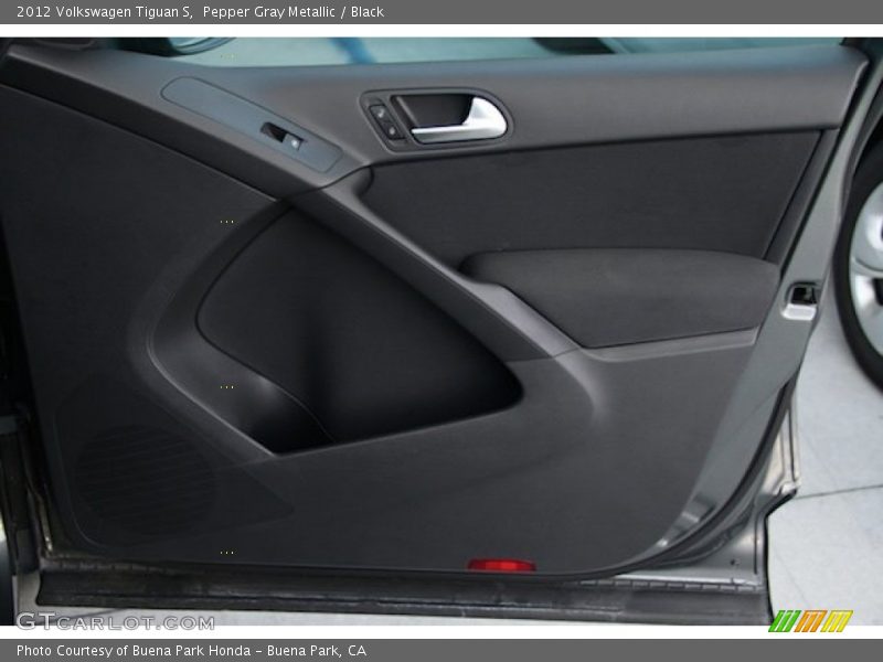 Pepper Gray Metallic / Black 2012 Volkswagen Tiguan S