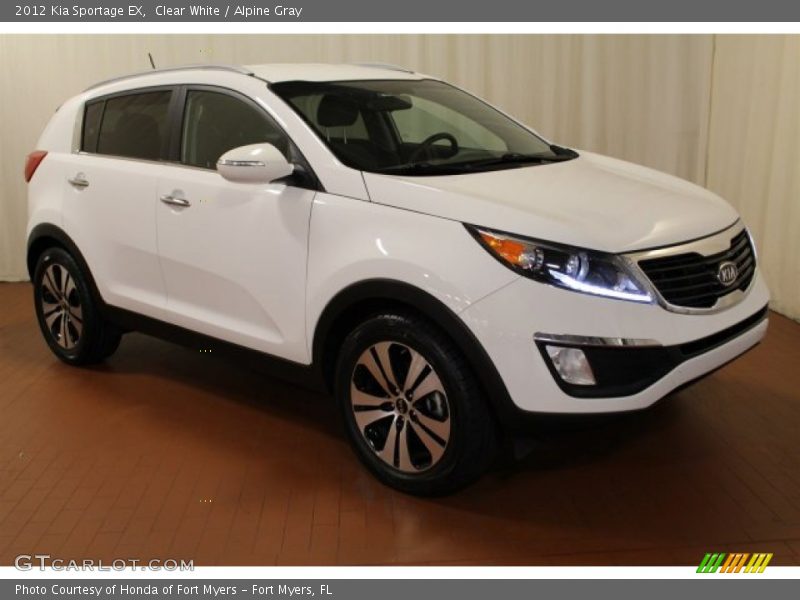 Front 3/4 View of 2012 Sportage EX