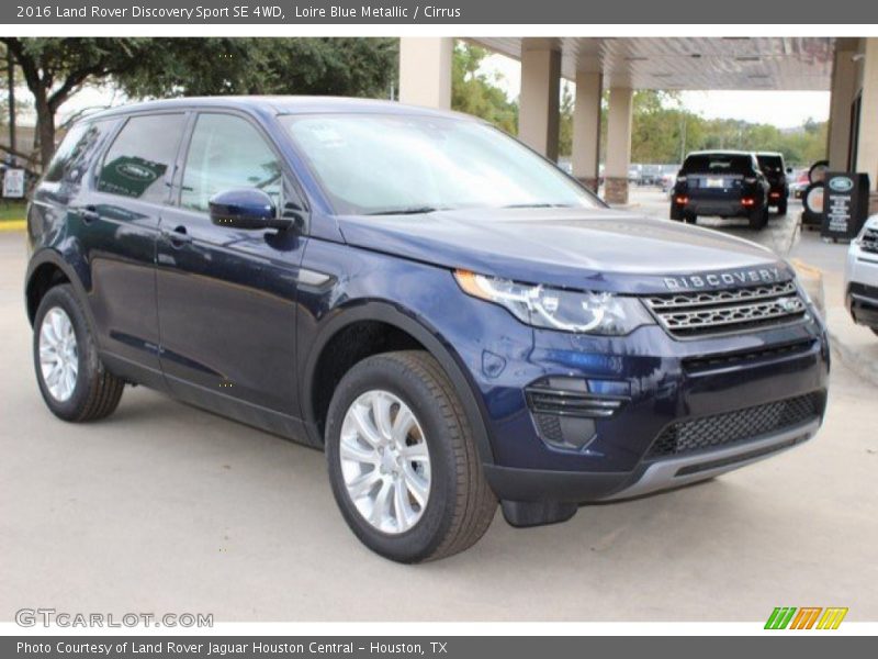 Front 3/4 View of 2016 Discovery Sport SE 4WD