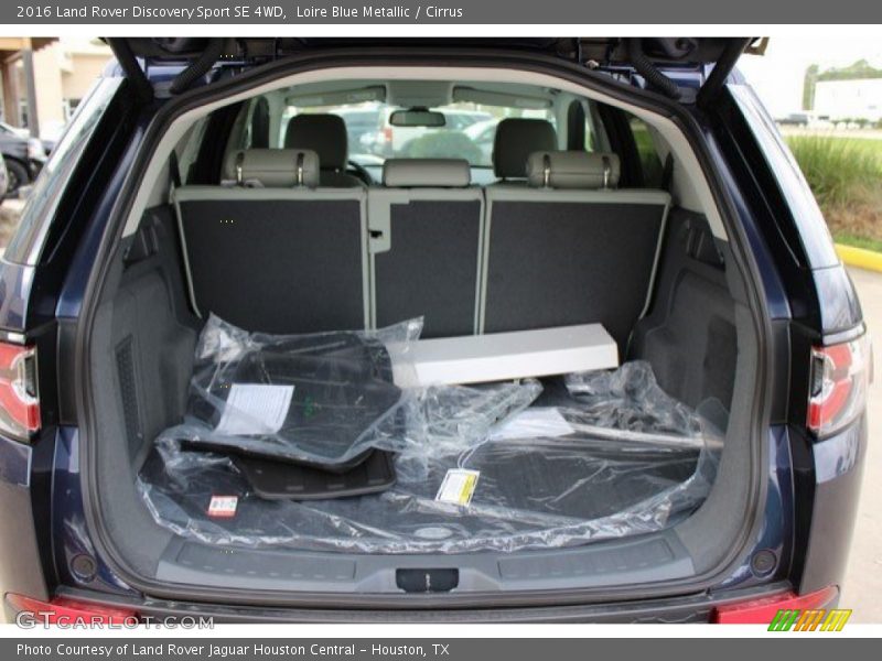 Loire Blue Metallic / Cirrus 2016 Land Rover Discovery Sport SE 4WD
