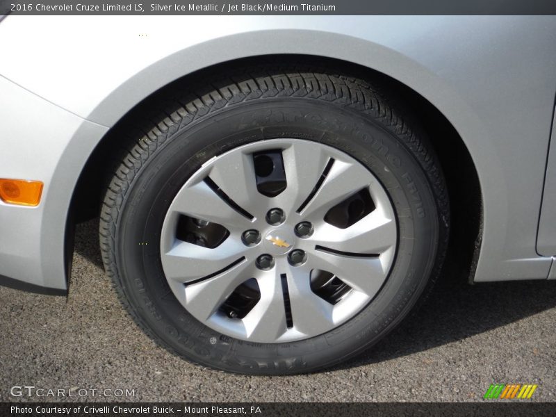 Silver Ice Metallic / Jet Black/Medium Titanium 2016 Chevrolet Cruze Limited LS