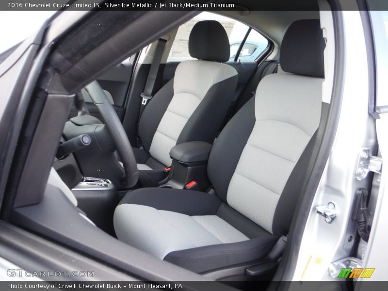 Silver Ice Metallic / Jet Black/Medium Titanium 2016 Chevrolet Cruze Limited LS