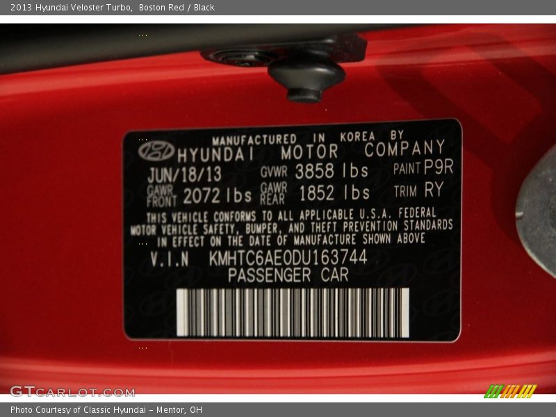 Boston Red / Black 2013 Hyundai Veloster Turbo