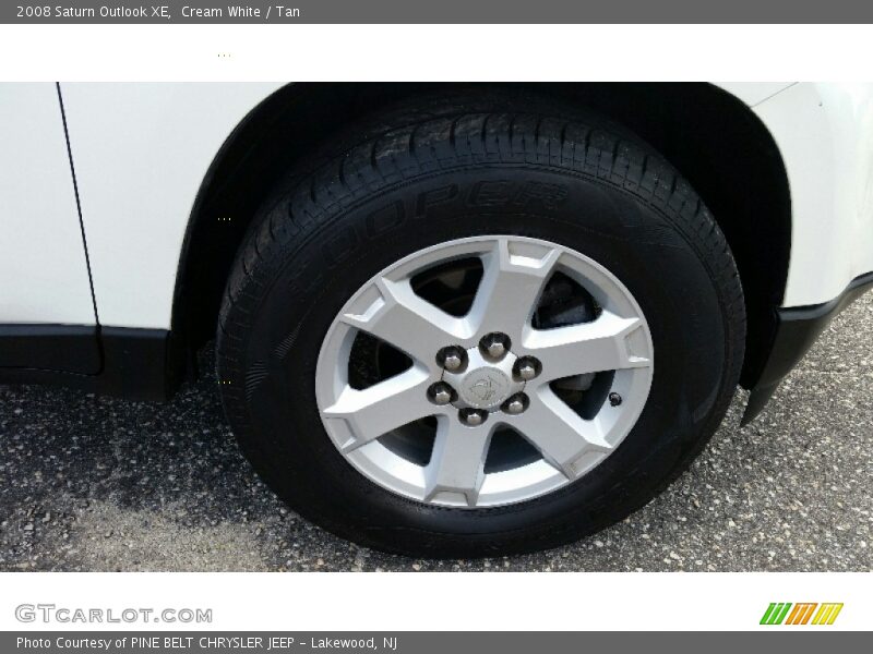 Cream White / Tan 2008 Saturn Outlook XE