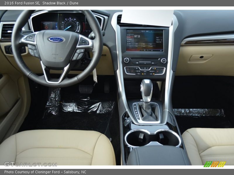 Shadow Black / Dune 2016 Ford Fusion SE
