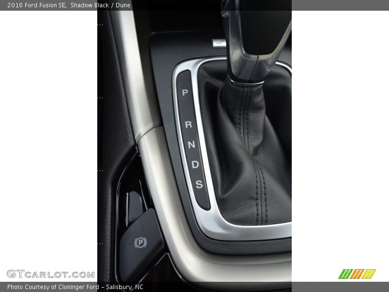 Shadow Black / Dune 2016 Ford Fusion SE