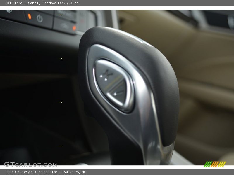 Shadow Black / Dune 2016 Ford Fusion SE