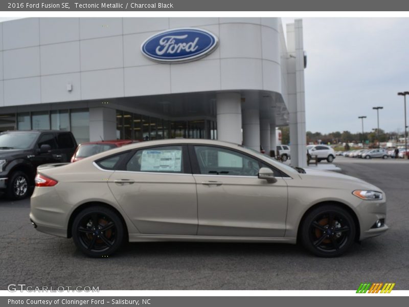 Tectonic Metallic / Charcoal Black 2016 Ford Fusion SE