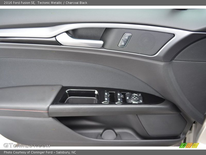 Tectonic Metallic / Charcoal Black 2016 Ford Fusion SE