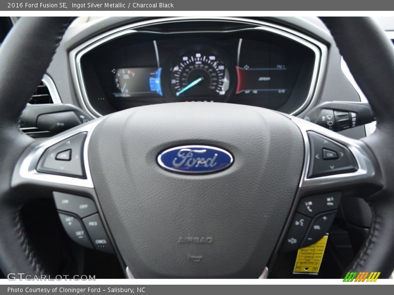 Ingot Silver Metallic / Charcoal Black 2016 Ford Fusion SE