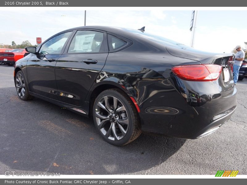Black / Black 2016 Chrysler 200 S
