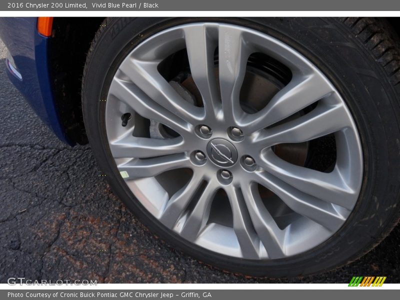 Vivid Blue Pearl / Black 2016 Chrysler 200 Limited
