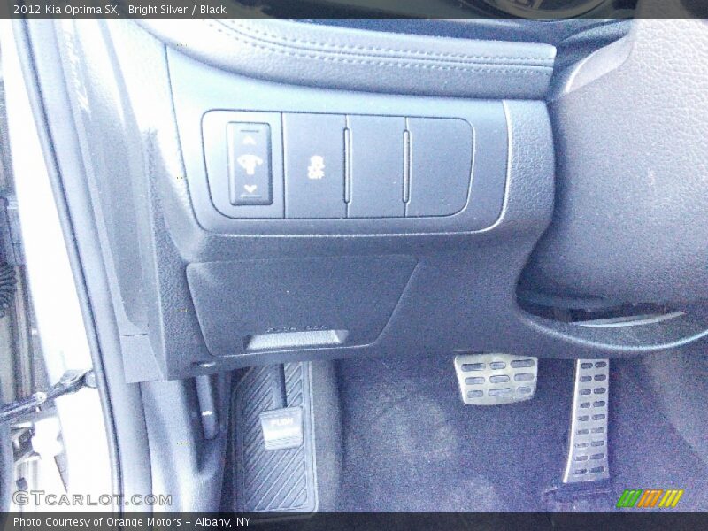 Bright Silver / Black 2012 Kia Optima SX