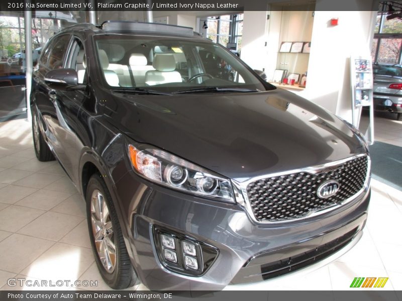 Platinum Graphite / Limited Ivory Nappa Leather 2016 Kia Sorento Limited V6