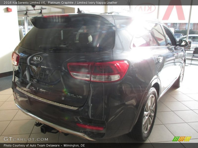 Platinum Graphite / Limited Ivory Nappa Leather 2016 Kia Sorento Limited V6